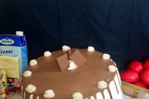 Desert tort cu mousse de capsuni si ganache de ciocolata cu menta