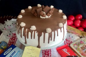 Desert tort cu mousse de capsuni si ganache de ciocolata cu menta