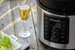Stufat de pui la Multicooker-ul Crock-Pot Express cu gatire sub presiune
