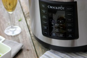 Stufat de pui la Multicooker-ul Crock-Pot Express cu gatire sub presiune
