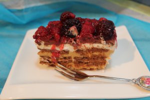 Desert tort Seherezada cu fructe de padure