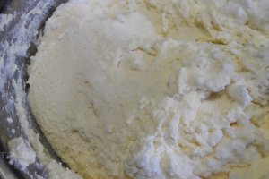 Desert pasca cu branza si ciocolata