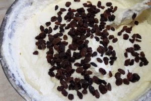 Desert pasca cu branza si ciocolata