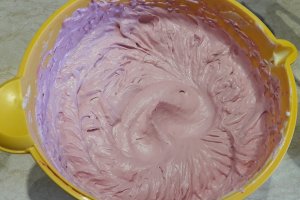 Desert tort spirala cu fructe de padure si glazura oglinda