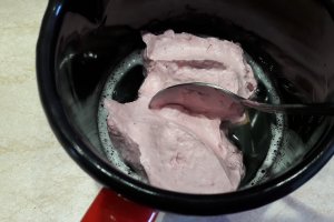 Desert tort spirala cu fructe de padure si glazura oglinda