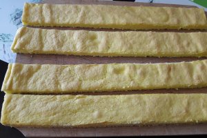 Desert tort spirala cu fructe de padure si glazura oglinda