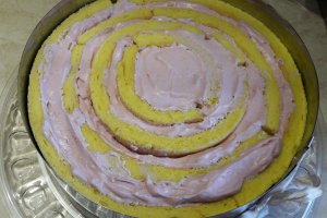 Desert tort spirala cu fructe de padure si glazura oglinda