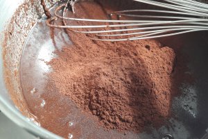 Desert tort spirala cu fructe de padure si glazura oglinda