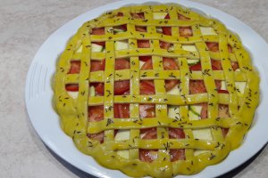 Tarta cu carne tocata, mozzarella si legume