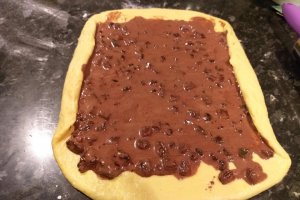 Desert cozonac fara framantare cu nuca, stafide si rahat