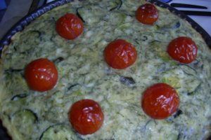 Tarta cu dovlecei si rosii