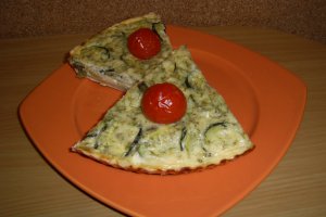 Tarta cu dovlecei si rosii