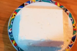 Salata cu feta, capsuni, afine si spanac