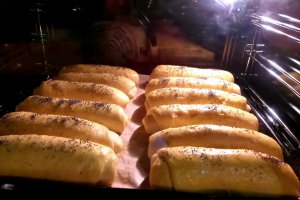 Cornuri pufoase cu mac