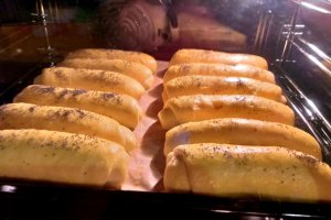 Cornuri pufoase cu mac
