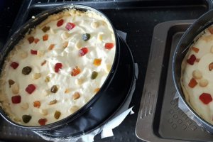Desert pasca cu branza si fructe confiate