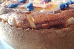 Desert pasca cu branza si fructe confiate