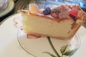 Desert pasca cu branza si fructe confiate