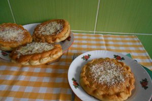Langosi cu branza de burduf si marar