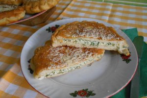 Langosi cu branza de burduf si marar