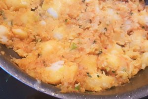 Cartofi rantaliti -Cartofi cu ceapa si boia