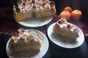 Desert tort cu mere intregi
