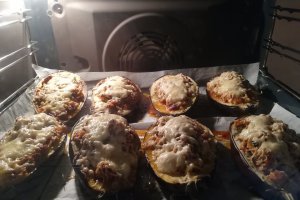 Vinete umplute cu carne tocata de pui