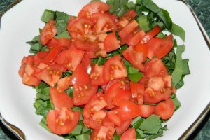 Salata de leurda cu rosii