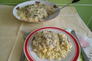 Cus-cus cu sos de ciuperci si smantana
