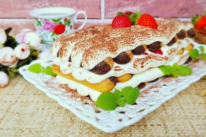 Desert Tiramisu cu capsuni