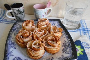 Desert trandafirasi in foietaj