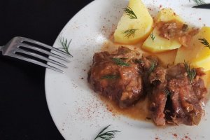 Obraji de porc in sos de cidru