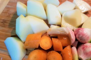 Chiftele de vita marinate in sos de rosii