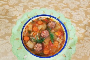 Ciorba cu pastai de fasole galbena lata