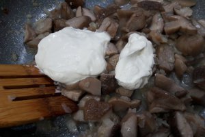 Ciulama de hribi