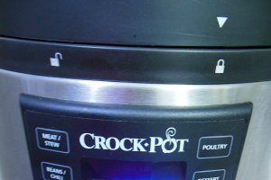 Friptura de vita cu vin la Multicooker Crock-Pot Express cu gatire sub presiune