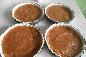 Desert mini tarte cu mere si ciocolata