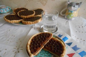 Desert mini tarte cu mere si ciocolata