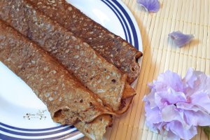 Desert clatite cu banane si dulceata de cirese