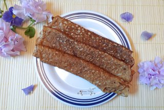 Desert clatite cu banane si dulceata de cirese