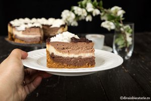 Cheesecake cu ciocolata in trei culori la Multicooker-ul Crock-Pot Express cu gatire sub presiune