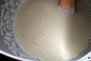Desert budinca cu mere si ciocolata