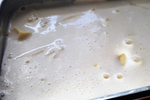 Desert budinca cu mere si ciocolata