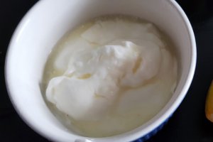 Cartofi la cuptor cu branza sarata si smantana acra