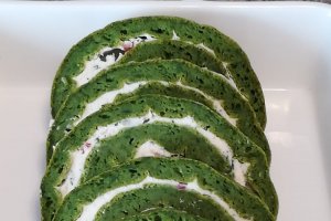 Aperitiv rulada cu spanac si branza