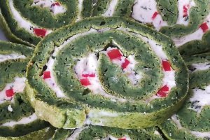 Aperitiv rulada cu spanac si branza