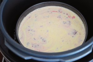 Cheesecake cu zmeura la Multicooker-ul Crock Pot express cu gatire sub presiune