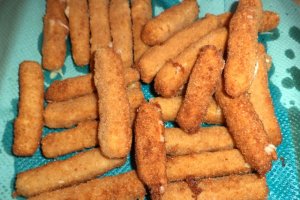 Aperitiv mozzarela sticks