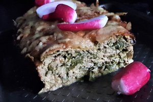 Aperitiv chec cu ton, branza si frunze de ridichi