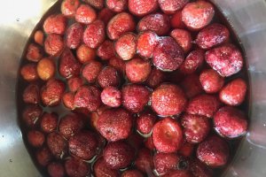 Dulceata de capsune-fructe intregi